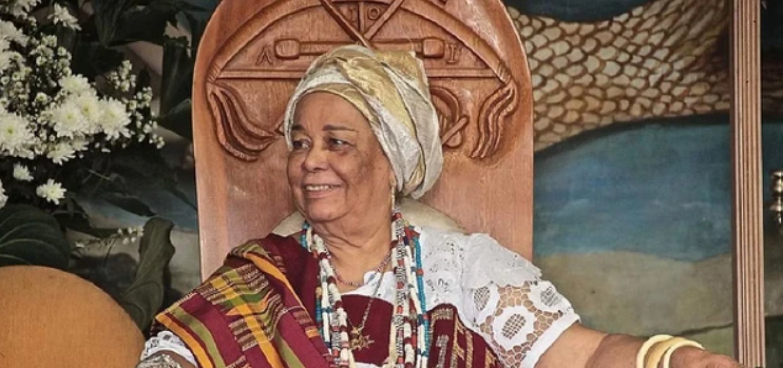 Corpo de Mãe Carmen chega ao Terreiro do Gantois para despedida