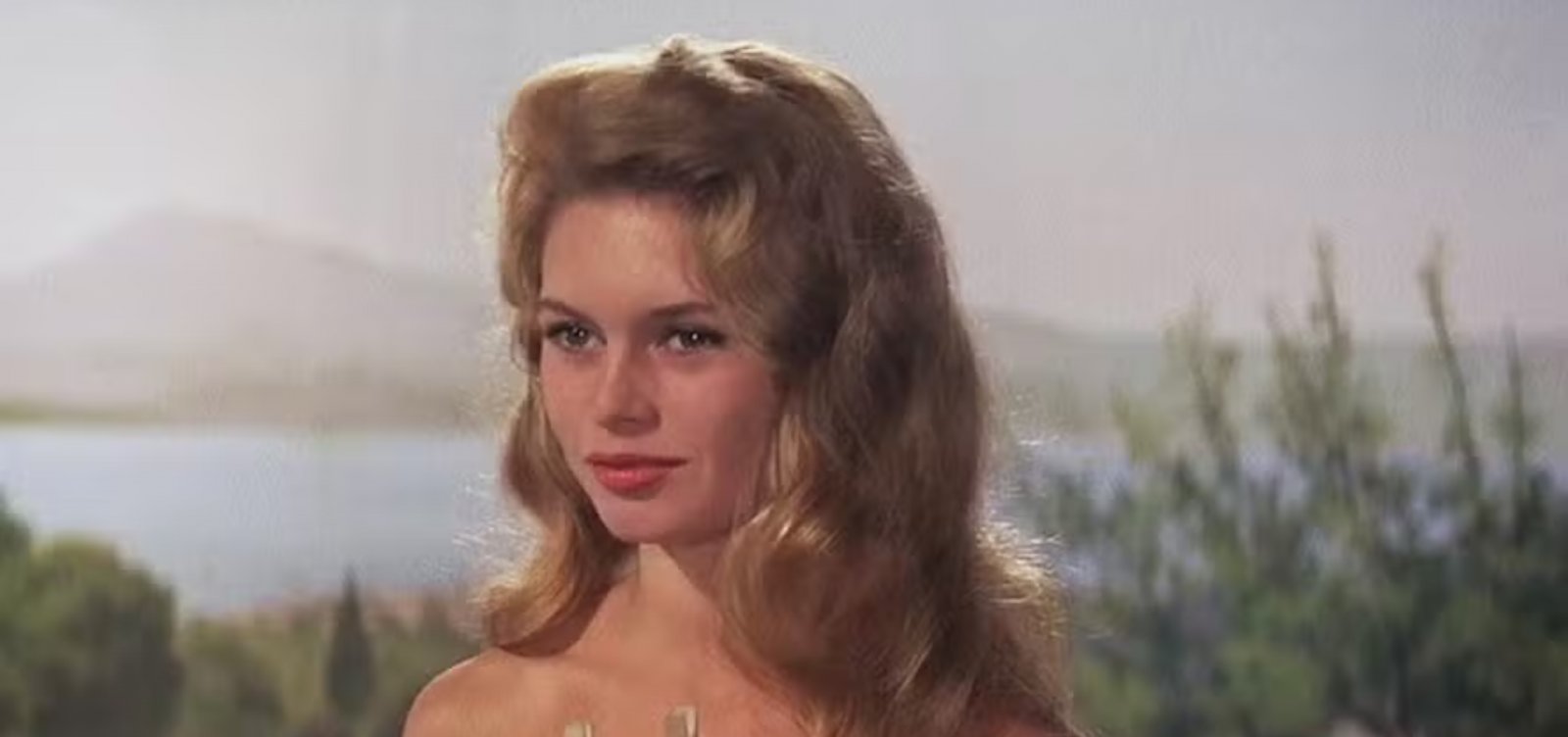 Brigitte Bardot: ícone de estilo que redefiniu a feminilidade no século XX