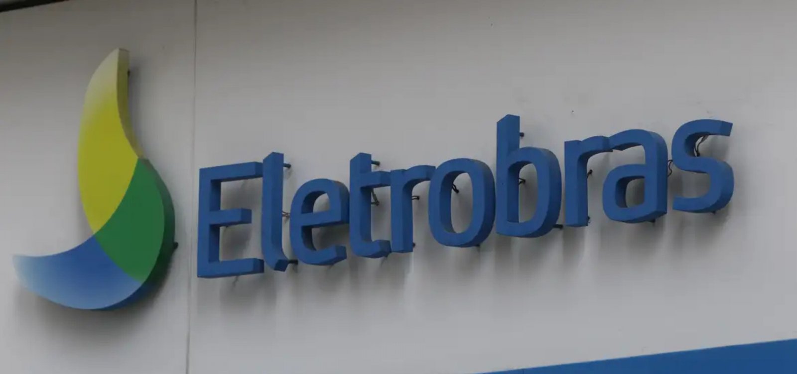 Lula veta projeto que previa reaproveitamento de funcionários de estatais do setor elétrico privatizadas