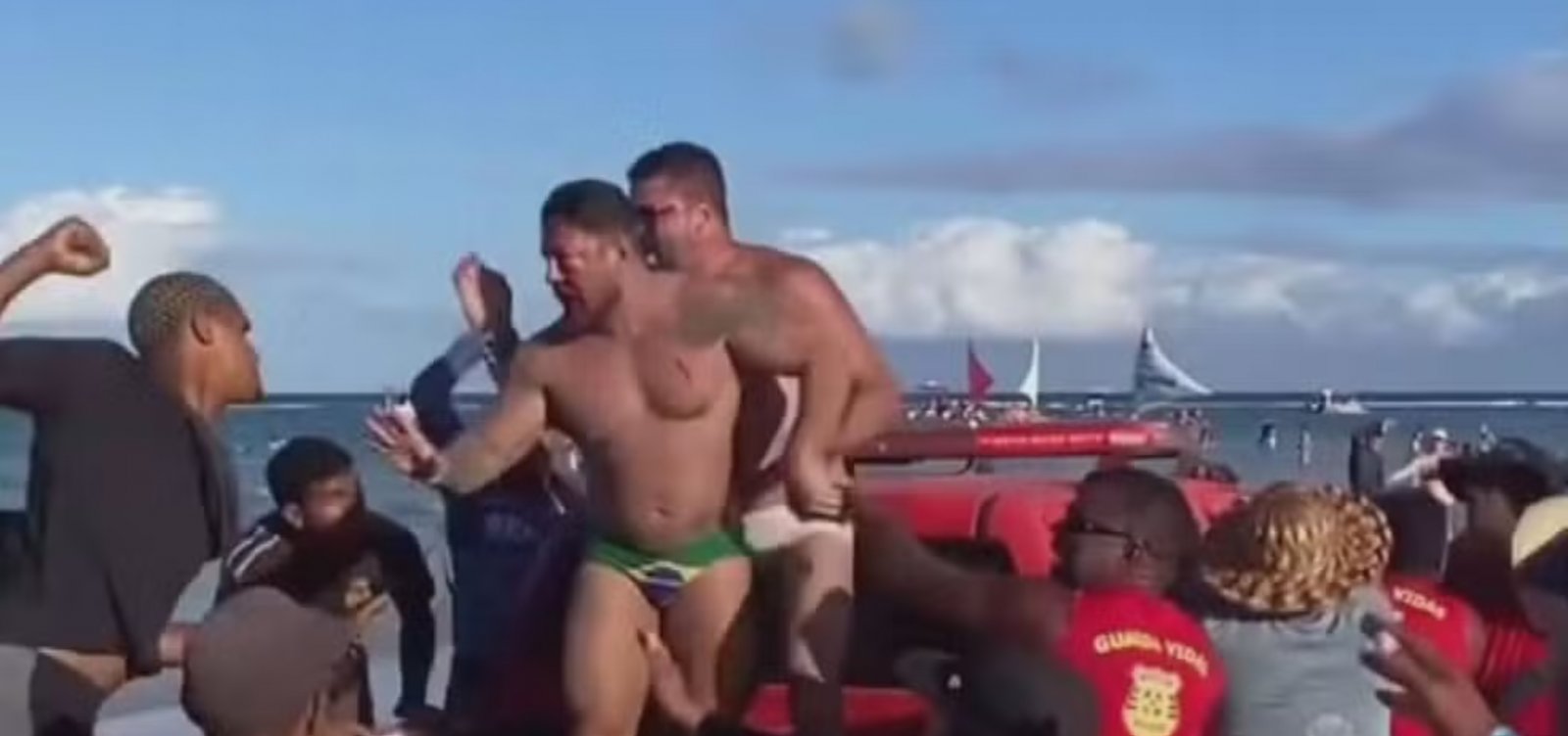 Governo de Pernambuco diz que 14 pessoas serão indiciadas por agressão a turistas em Porto de Galinhas