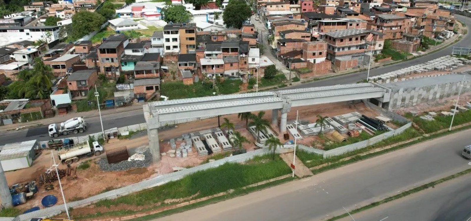 Trânsito na Estrada do Derba passa por alterações durante obras do VLT