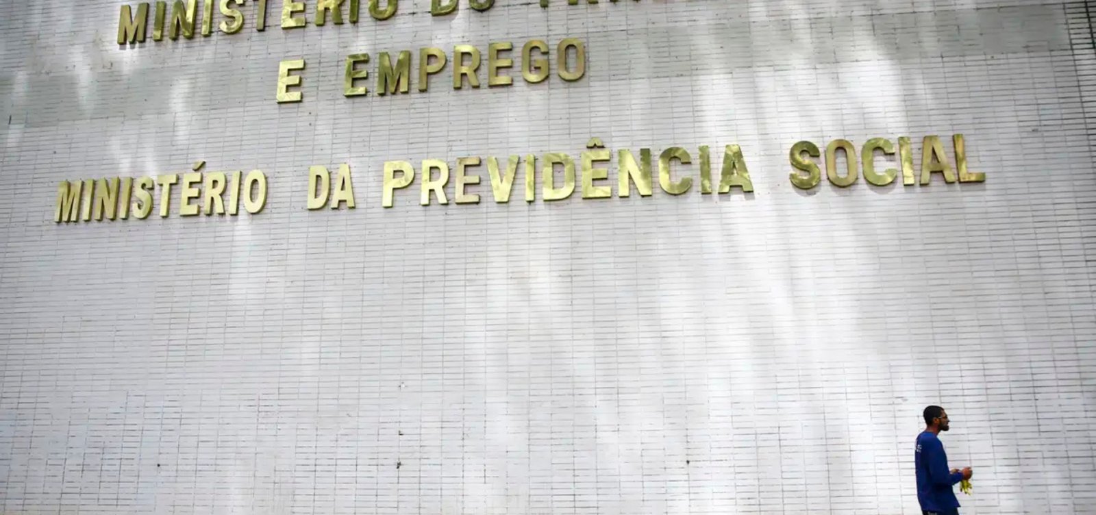 Brasil cria 85,8 mil empregos formais em novembro, aponta Caged