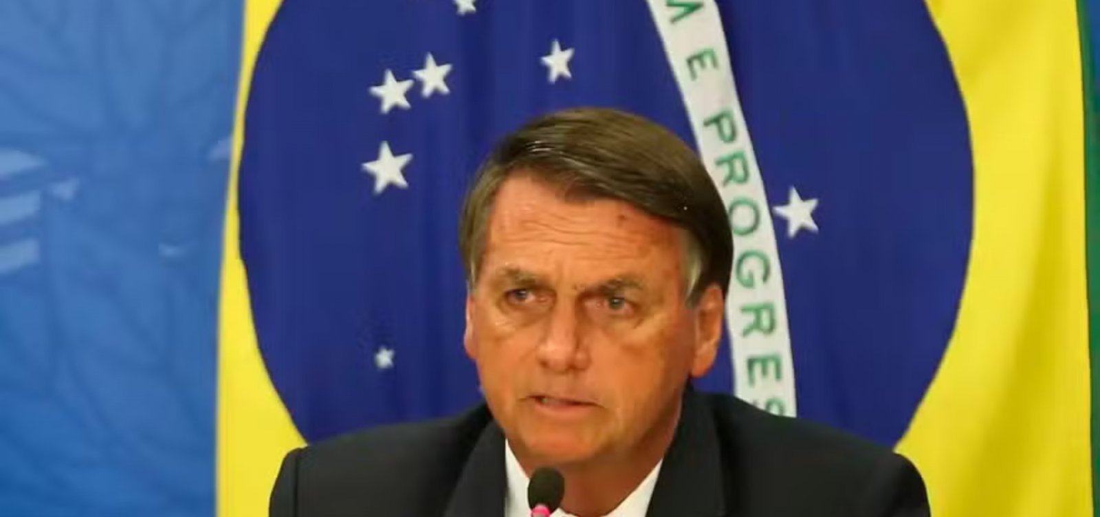 Bolsonaro passa por novo procedimento cirúrgico 