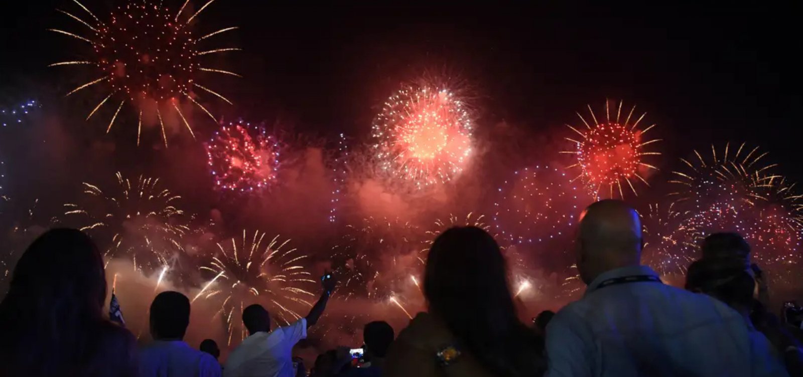 Barulho de fogos afeta autistas, idosos e crianças na virada do ano