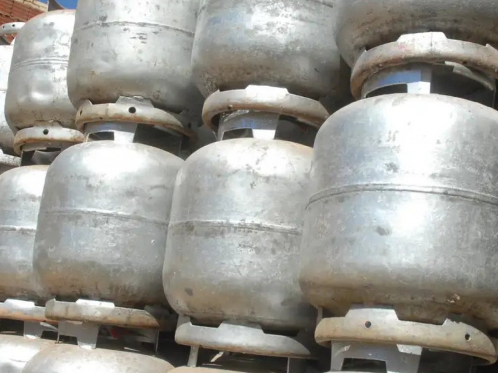 Gás de cozinha ficará cerca de R$ 5 mais caro na Bahia a partir de janeiro