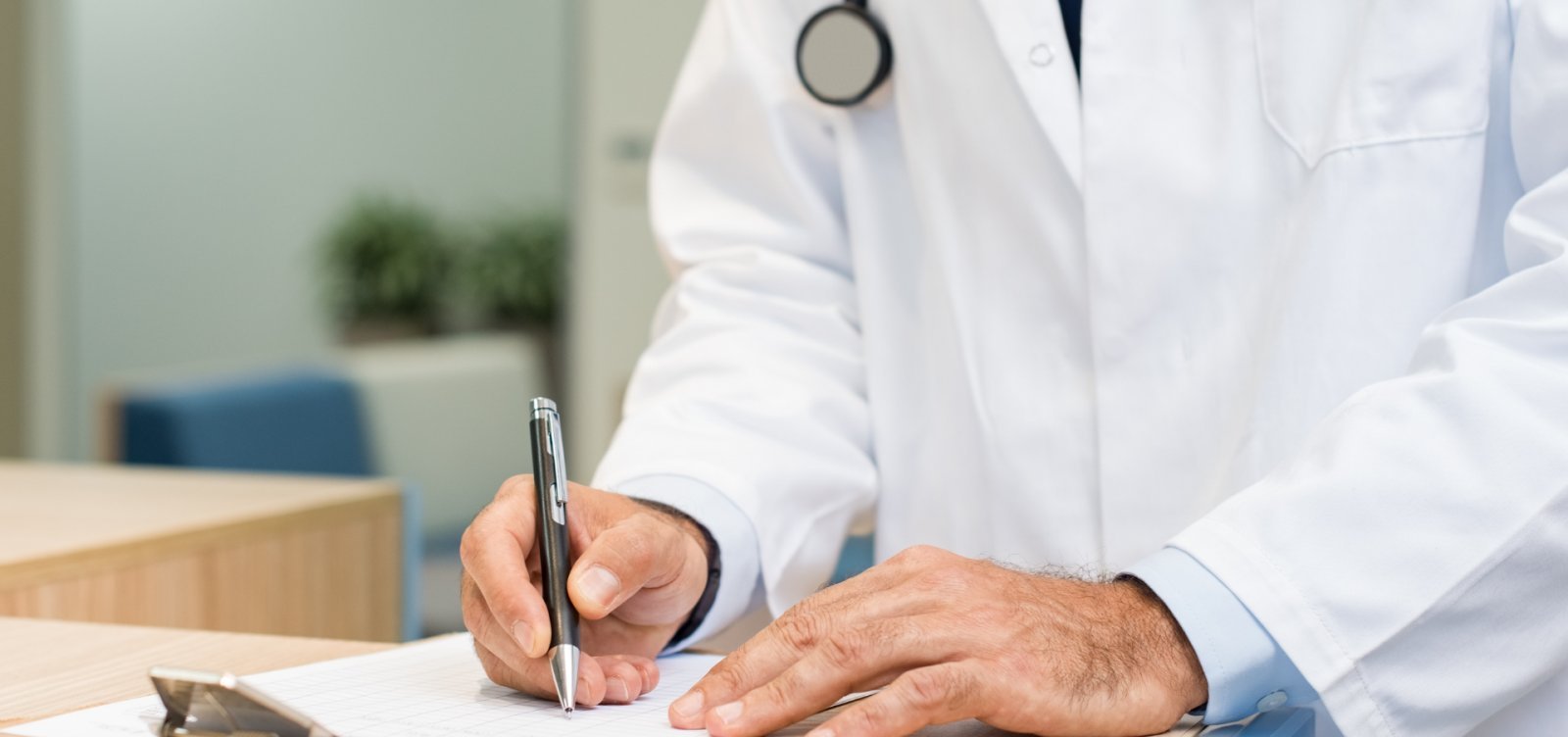 Atestado médico de papel segue sendo aceito em 2026