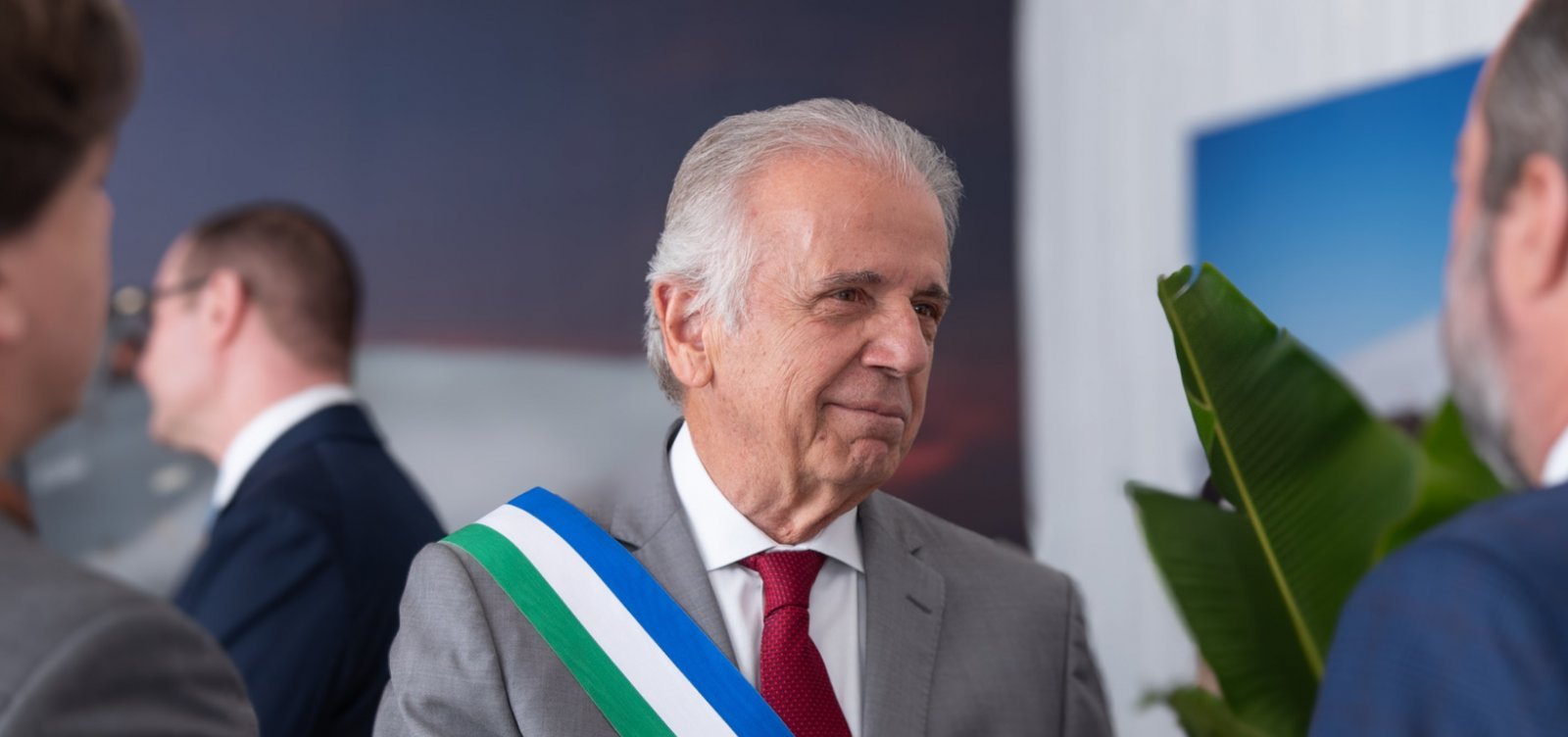 Ministro da defesa afirma que fronteira com Venezuela está aberta