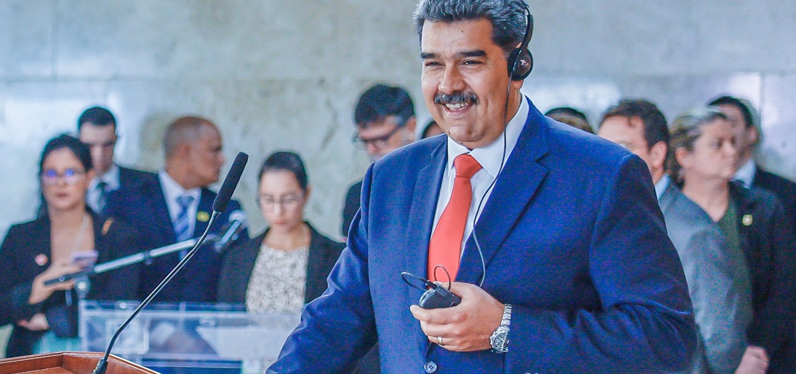 China pede libertação imediata de Maduro e cobra diálogo dos EUA sobre Venezuela