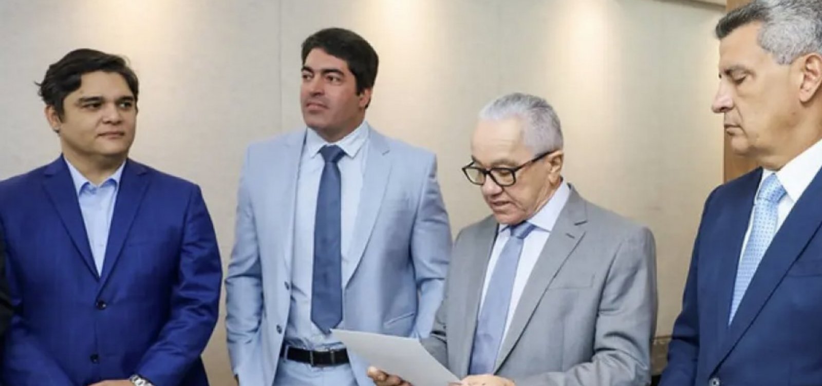 Josias Gomes toma posse como conselheiro do TCE-BA