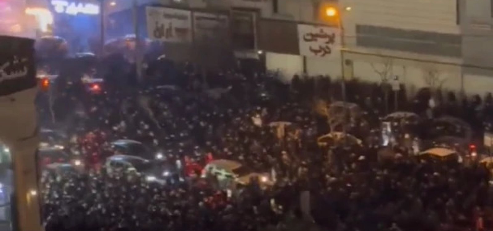 Irã: número de mortos nos protestos passa dos 500, segundo Reuters