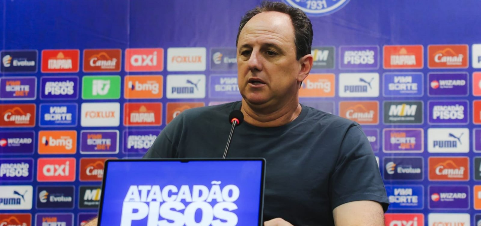 Ceni aprova garotada do Bahia: "Que possam ajudar no profissional"