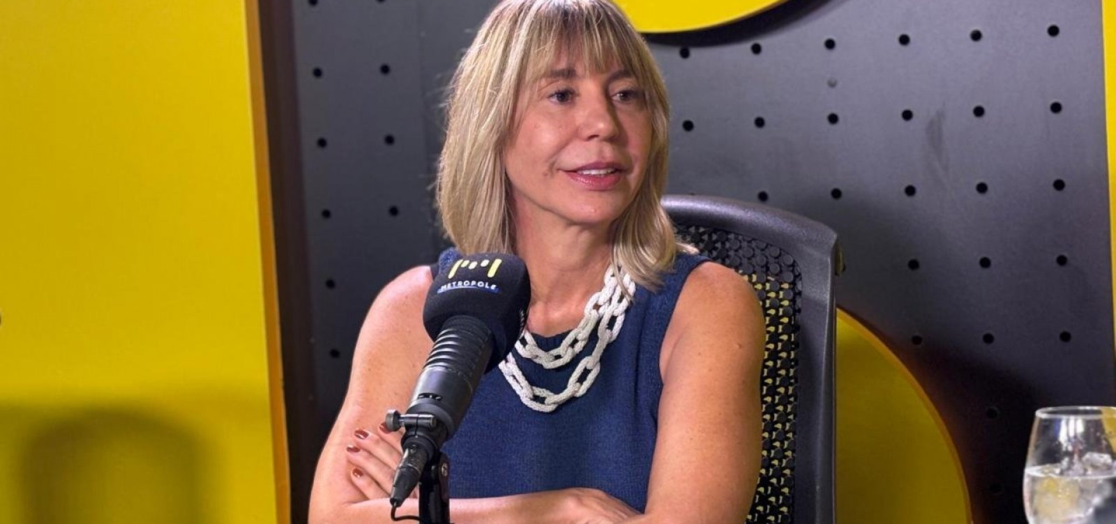 Silvânia Rocha explica riscos de clareadores dentais comprados fora do consultório