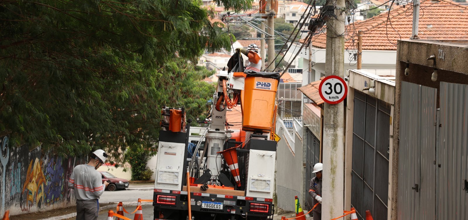 Procon multa Enel em R$ 14 mi por falhas no fornecimento de energia em 2025
