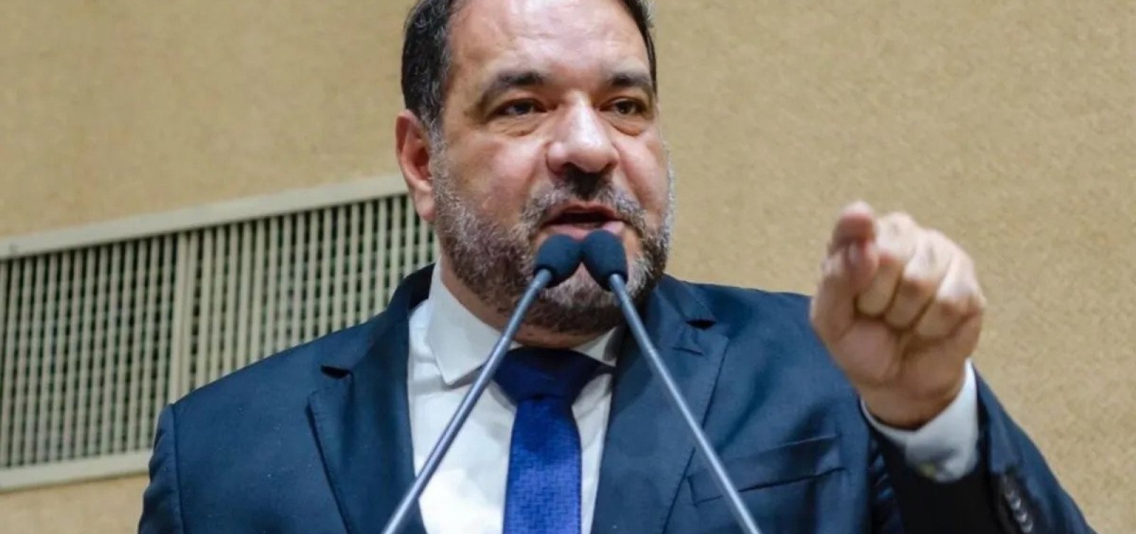 Velório de Alan Sanches reúne autoridades e homenagens na Alba