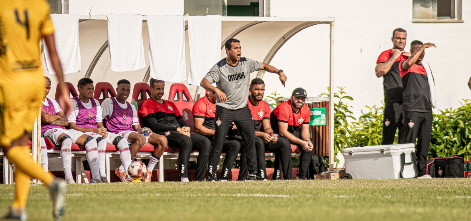 Chagas diz que Vitória pode voltar com time principal após novo empate