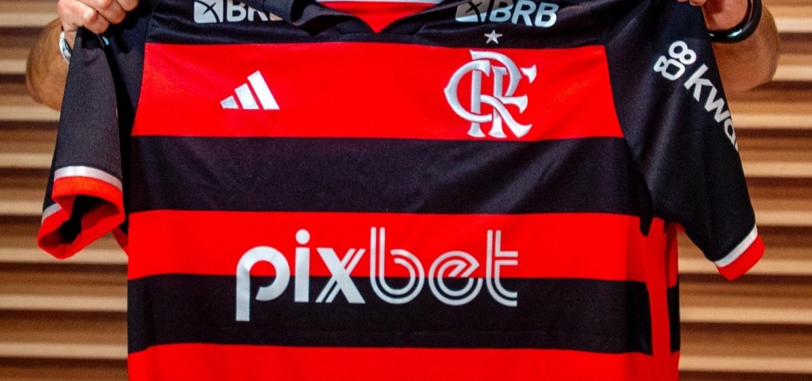 Em meio a escândalo do Banco Master, Flamengo avança em negociação para renovar patrocínio com BRB