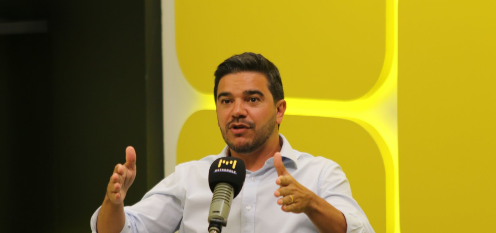 Salvador: Vereador Daniel Alves fala que escolas ainda fazem “venda casada indireta” de materiais didáticos