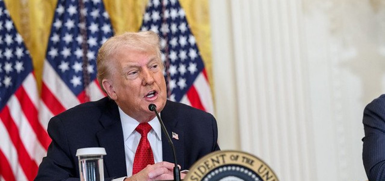 Trump desembarca na Suíça e deve pressionar pela Groenlândia no Fórum Econômico Mundial