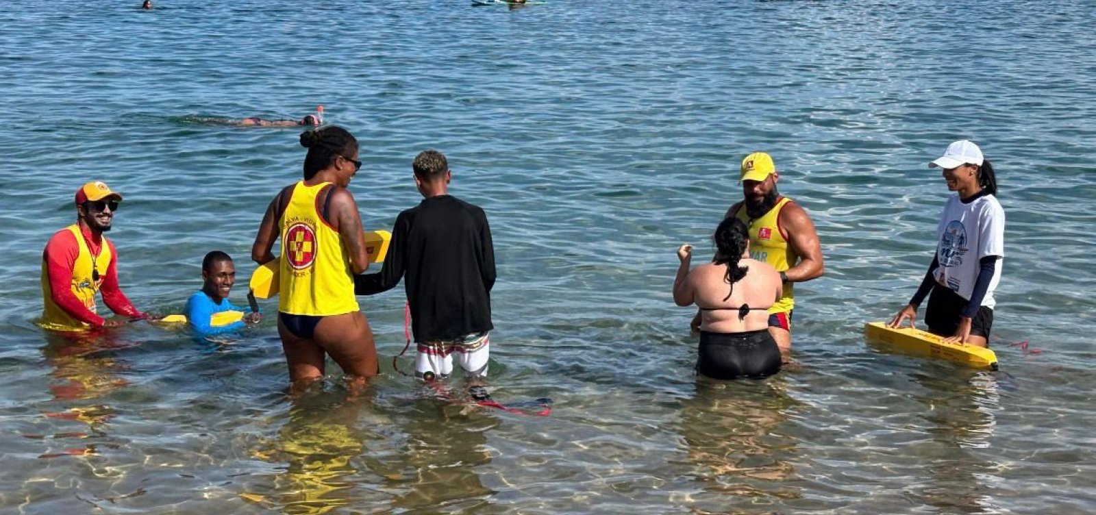 Projeto Mar Sem Barreiras leva acessibilidade e contato com o mar para pessoas com deficiência