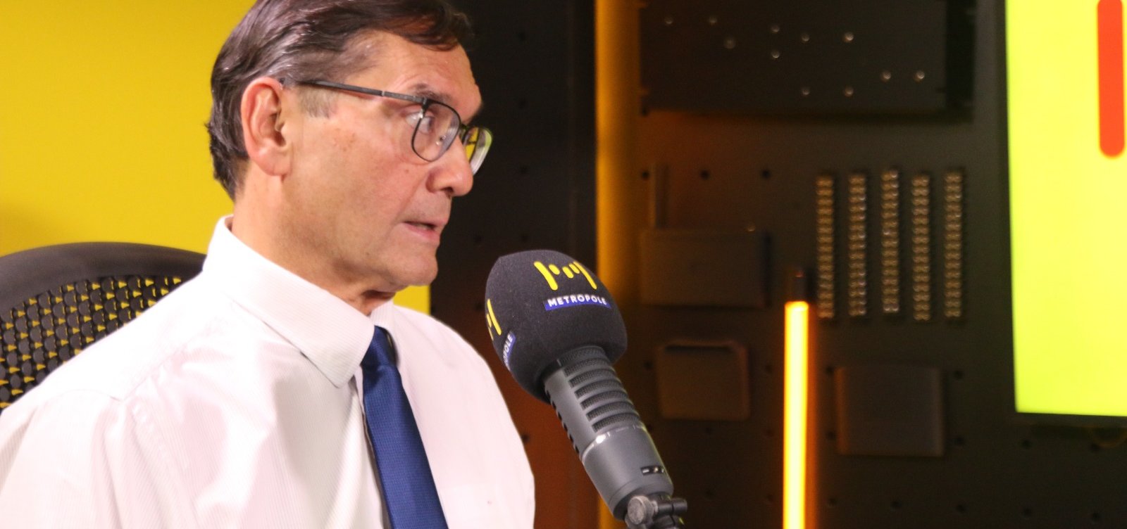 Hepatologista critica expansão desordenada de faculdades e avalia Enamed como avanço