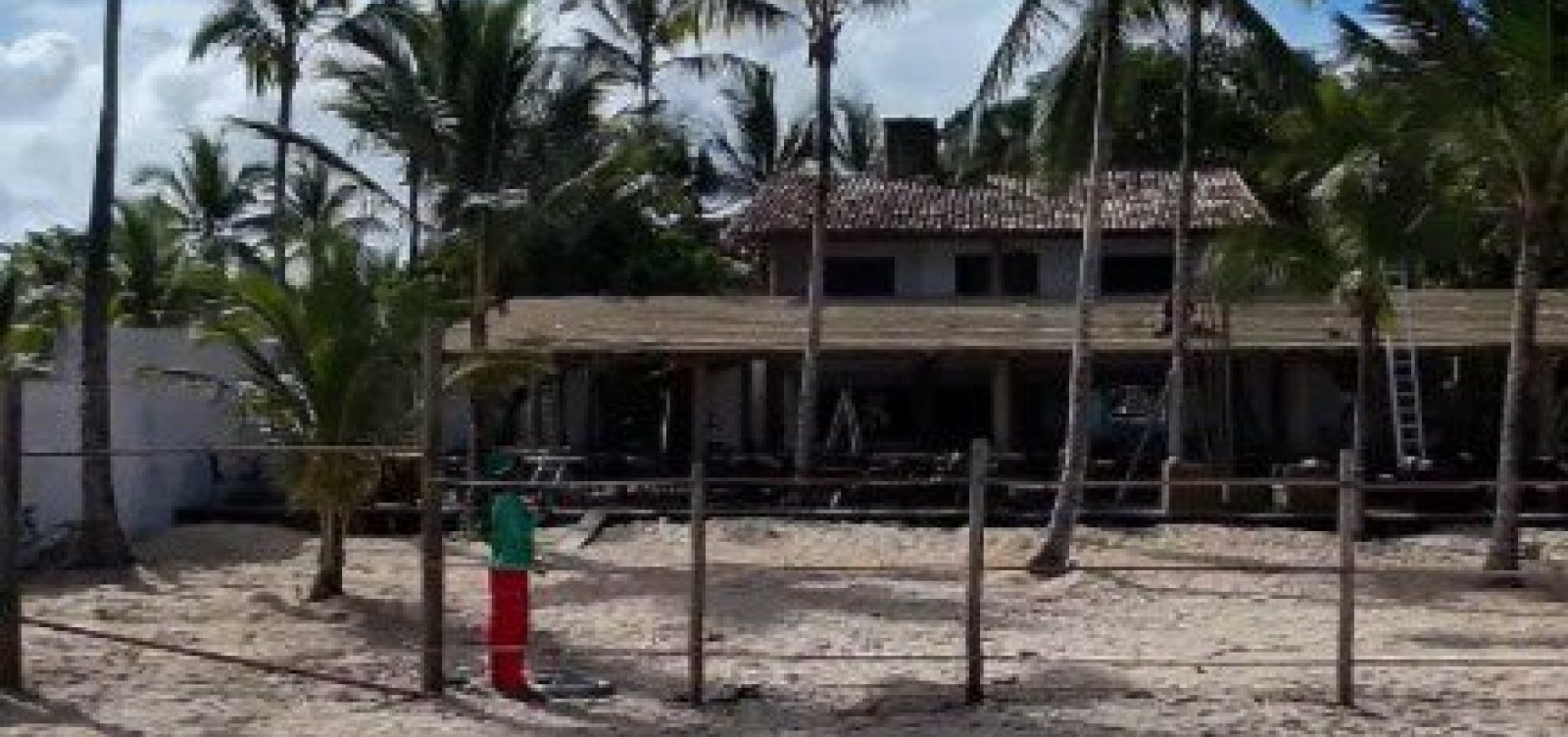 Iphan confirma irregularidade em beach club da família Vorcaro em Arraial D'Ajuda