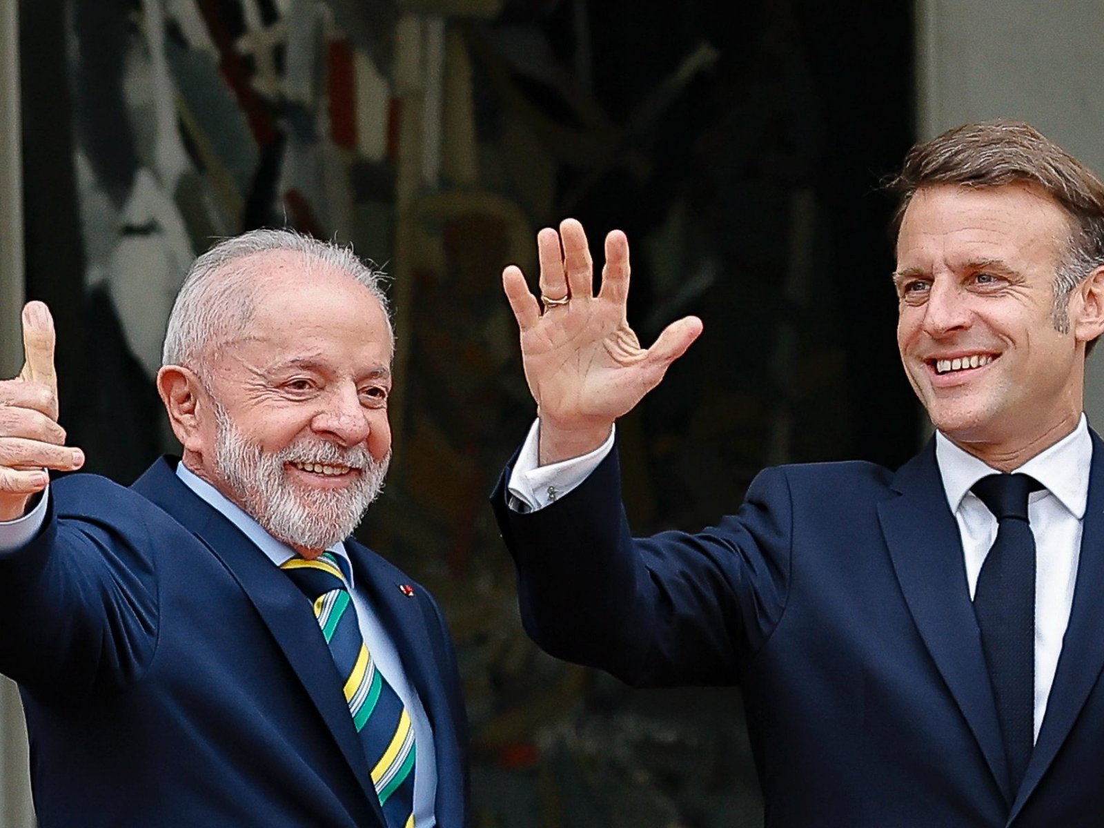 Lula e Macron conversam por telefone sobre Venezuela e proposta de Conselho de Paz