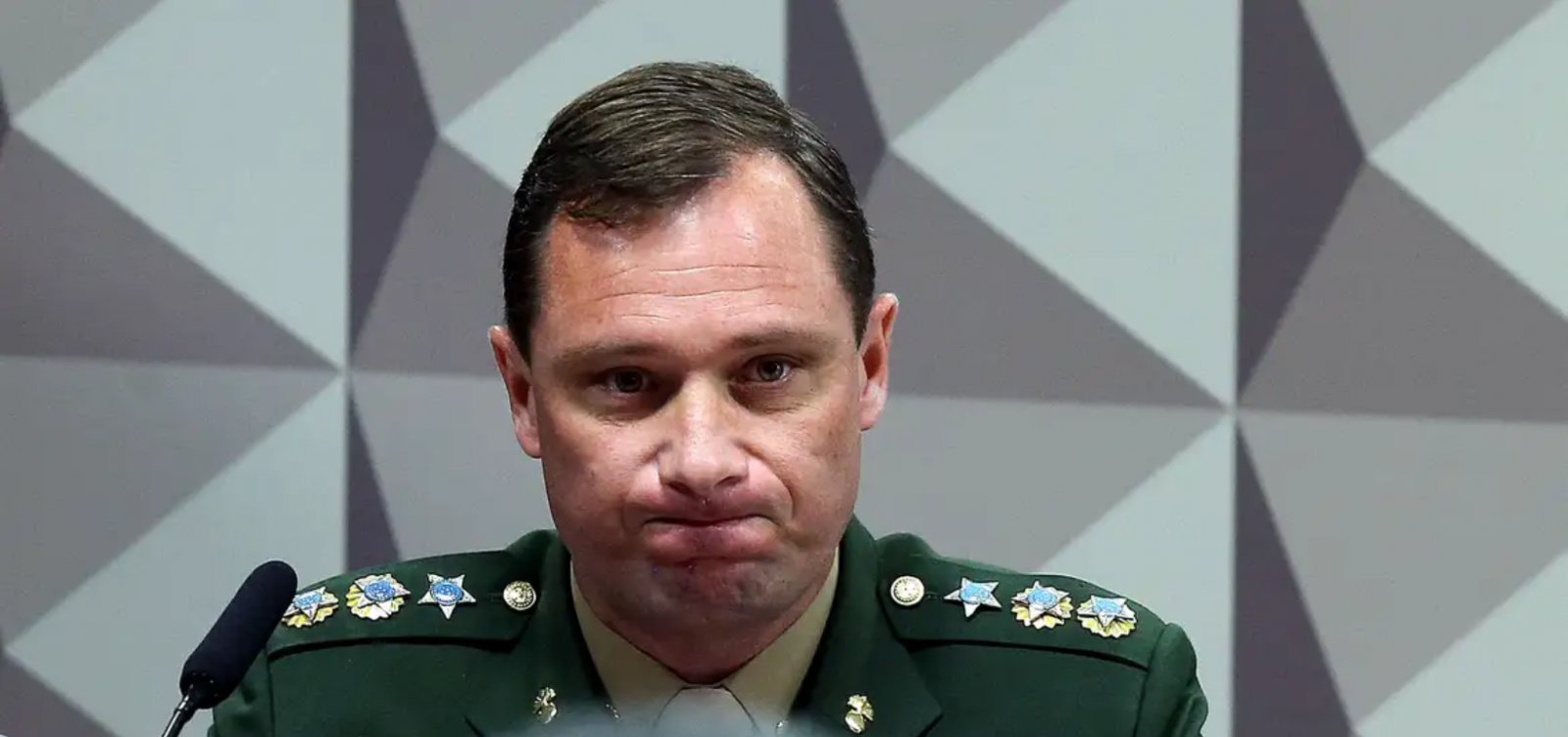 Comandante do Exército autoriza Mauro Cid a passar para a reserva