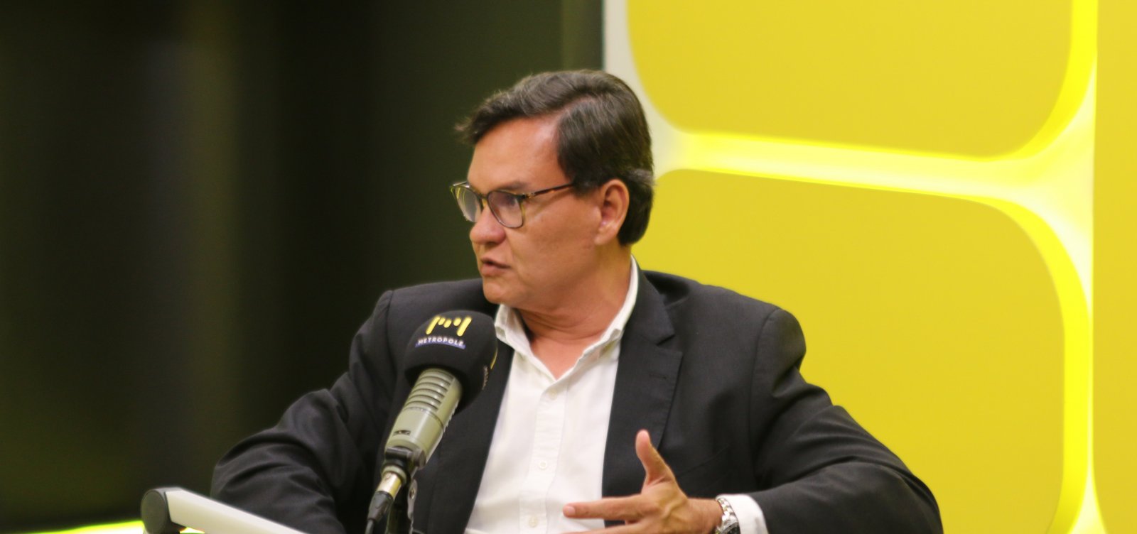 Secretário da Sedur defende política ambiental da Prefeitura de Salvador: "A vida das pessoas é o bem maior"