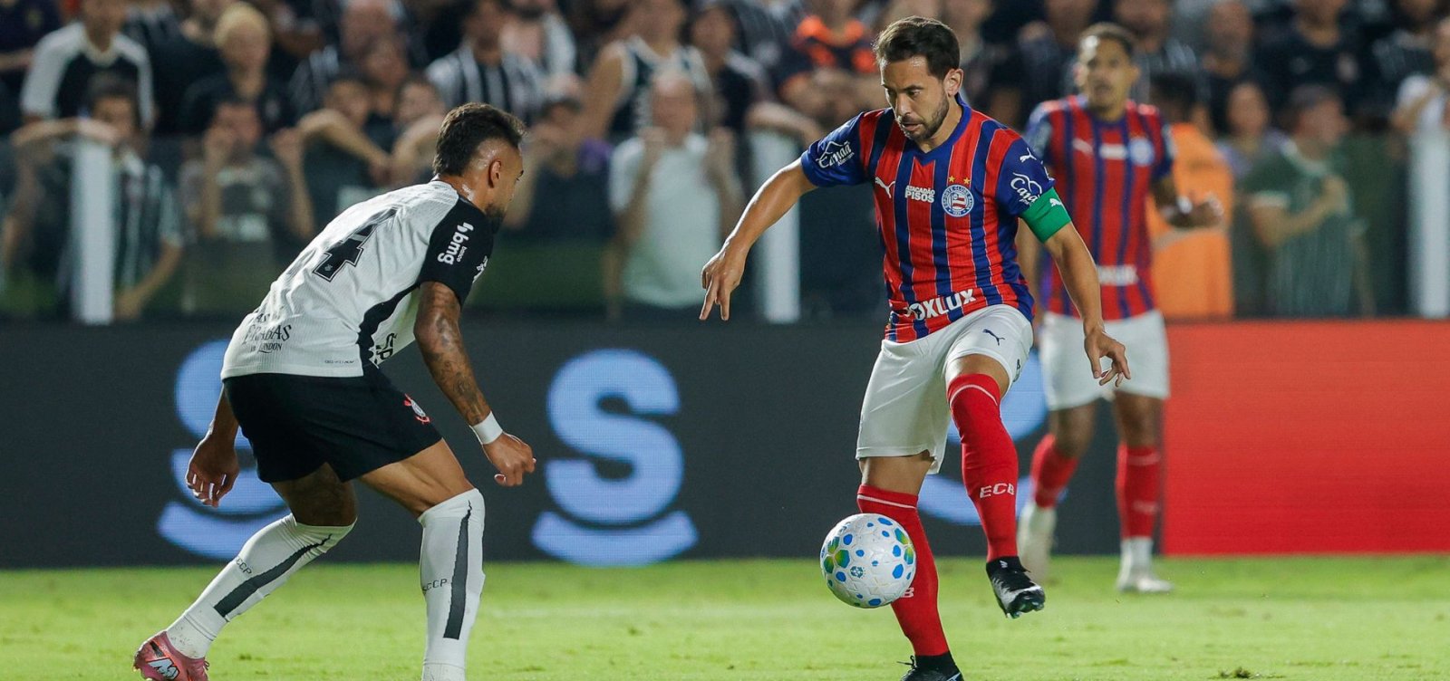 Fora de casa, Bahia vence o Corinthians de virada na estreia do Brasileirão