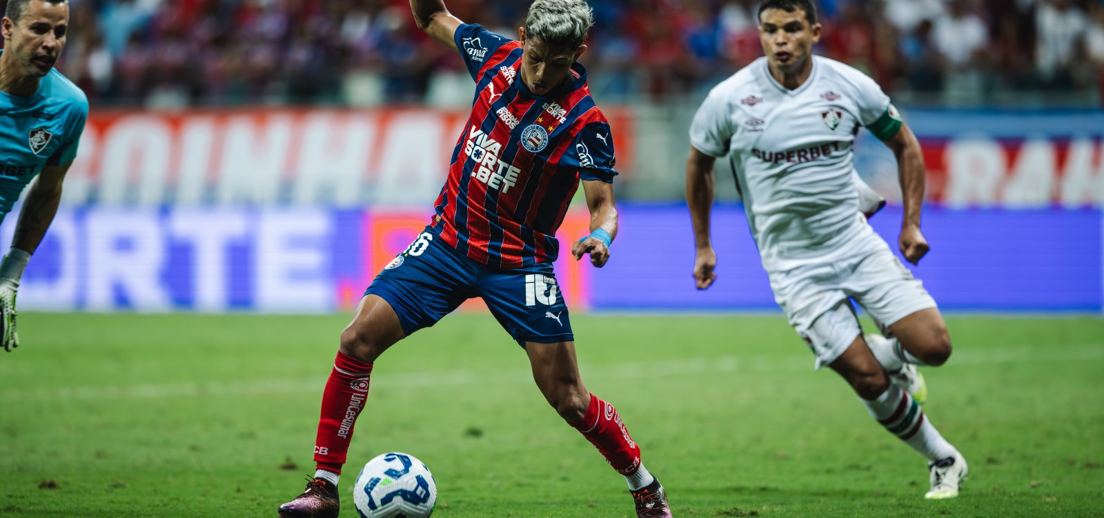 Os Campeões da Bola transmitem Bahia x Fluminense nesta quinta-feira