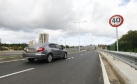Após liberação de viaduto, retornos são fechados na Av. Paralela nesta segunda