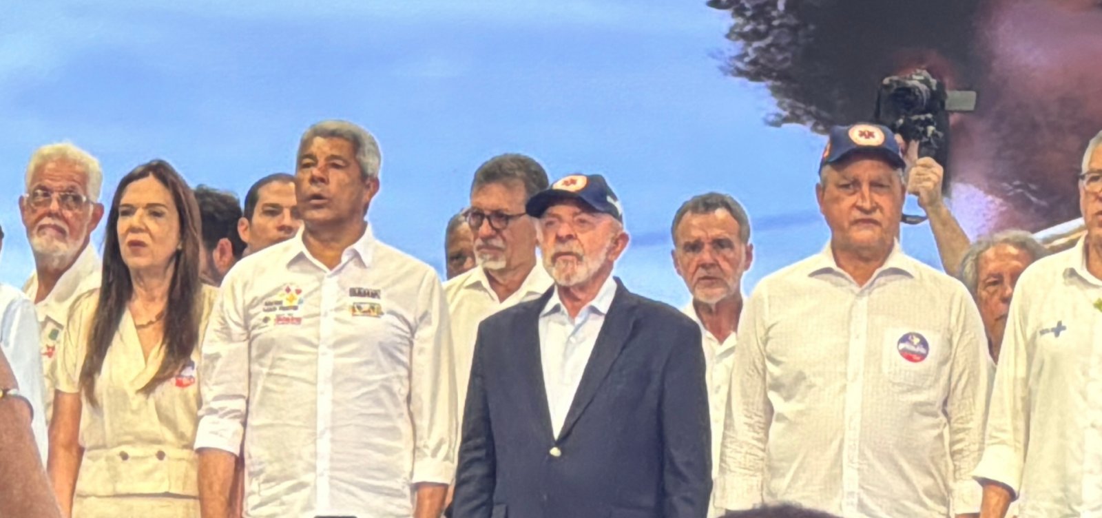 Em Salvador, Lula diz não ter inimigos e afirma viver melhor momento político da presidência