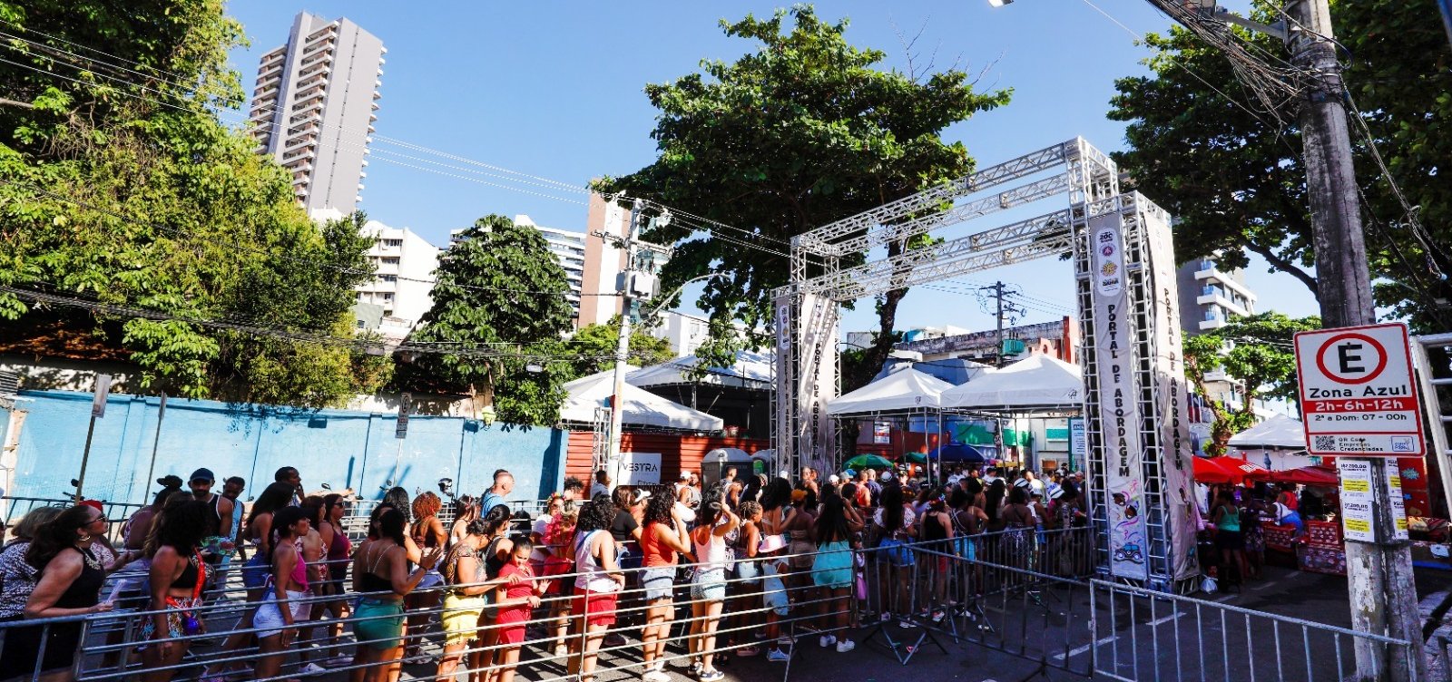 Portais de abordagem da PM já funcionam como acesso ao Furdunço em Salvador