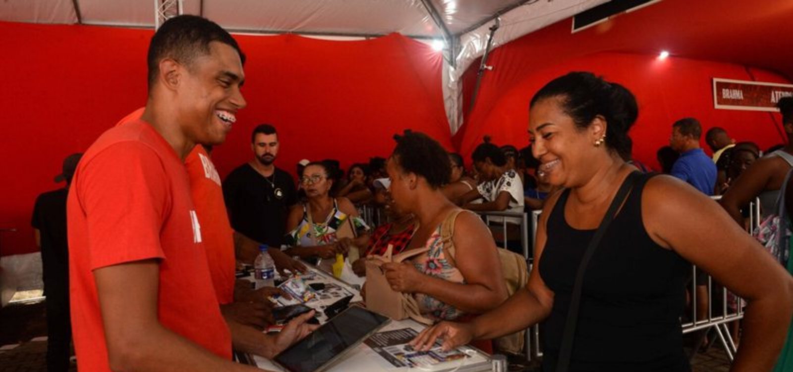 Ambulantes do Circuito Osmar começam a receber kits de trabalho neste domingo