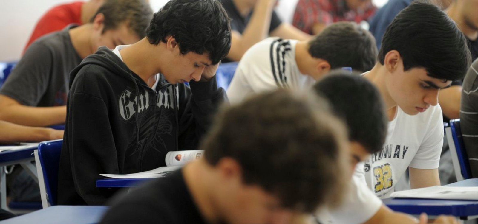 Cerca de 70% das escolas públicas brasileiras possuem acesso a internet, diz ministro