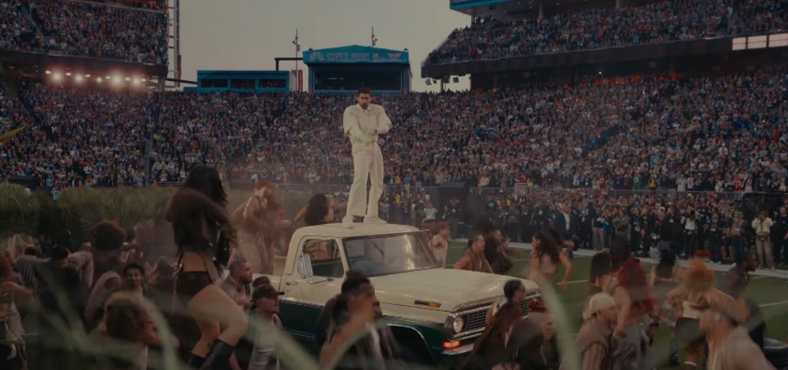 Entenda por que o show de Bad Bunny no Super Bowl irritou Trump