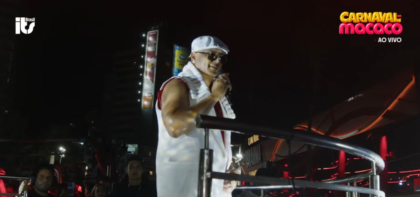  Show de Xanddy começa com homenagem a Riachão e reúne multidão no Circuito Orlando Tapajós