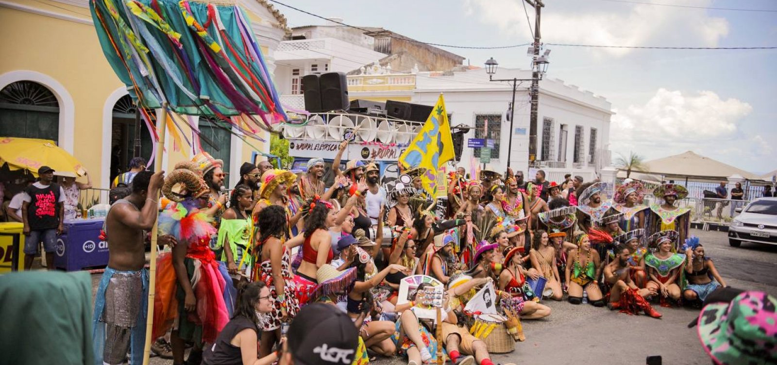 Pré-Carnaval movimenta bairros de Salvador e cidades do interior da Bahia