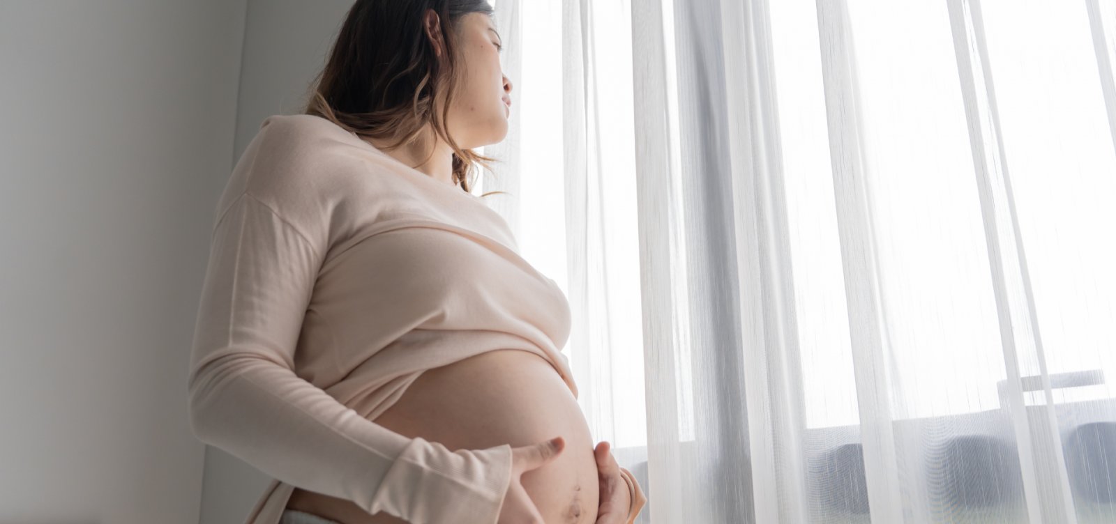 Gestante abandonada pelo parceiro pode receber indenização; entenda projeto