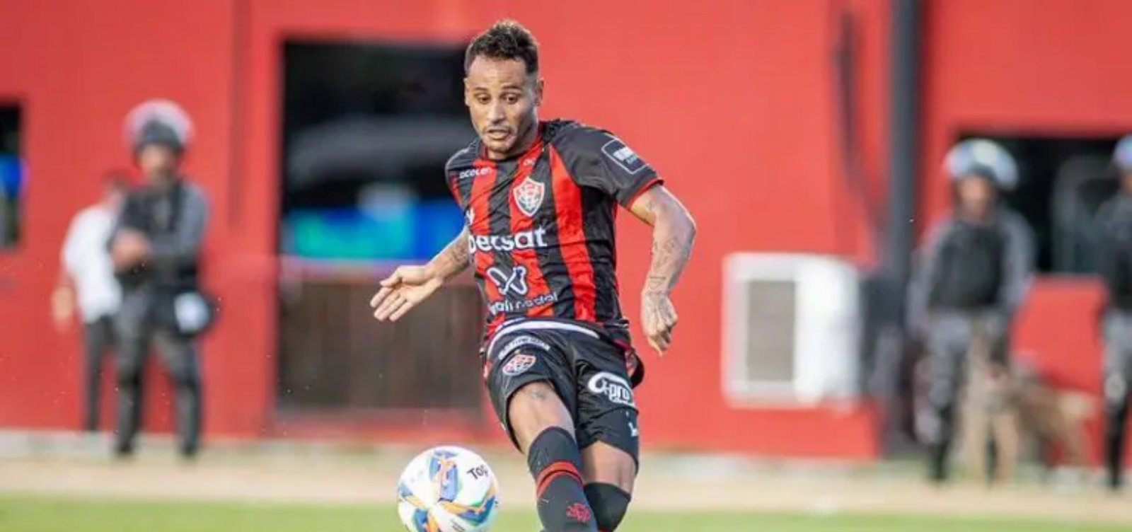 Ex-Vitória, Mateus Gonçalves deixa prisão e responderá em liberdade