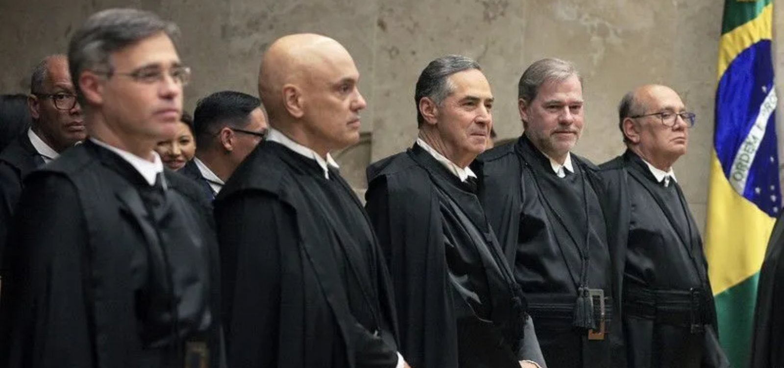 Ministros do STF suspeitam de gravação clandestina em reunião sobre caso Master