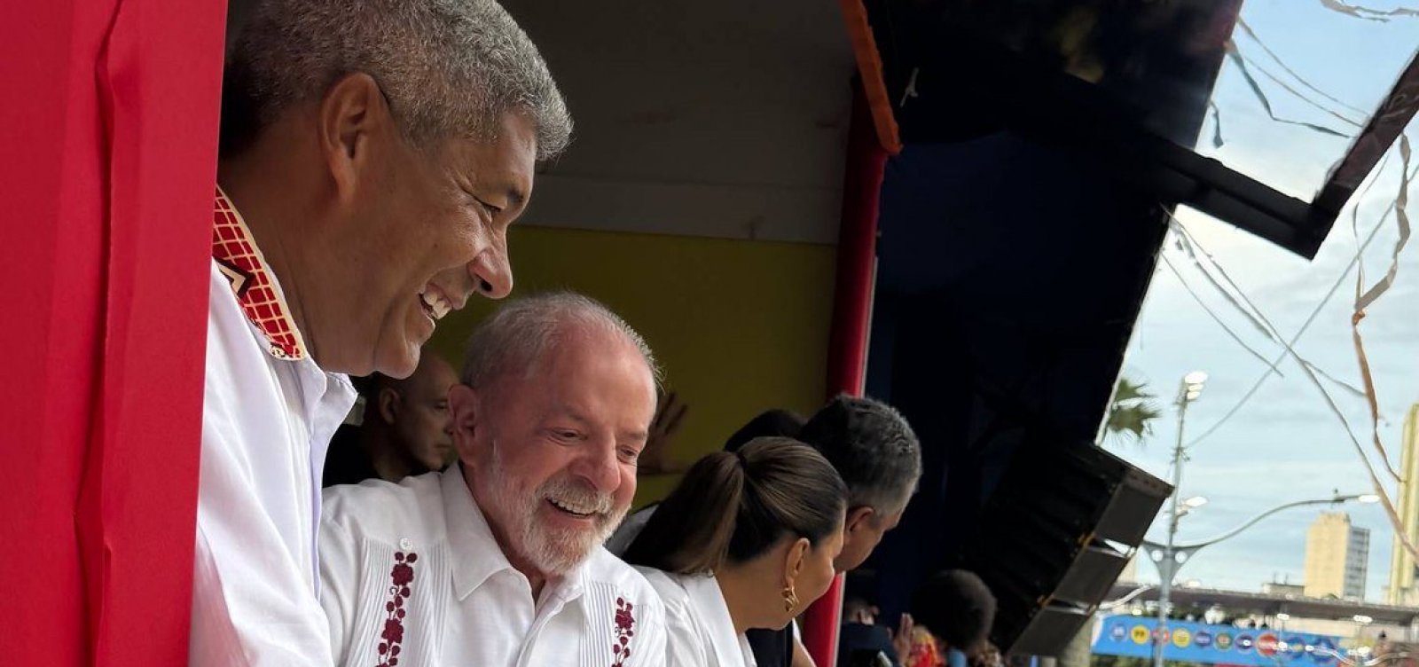 Lula chega no Campo Grande para acompanhar trio de BaianaSystem
