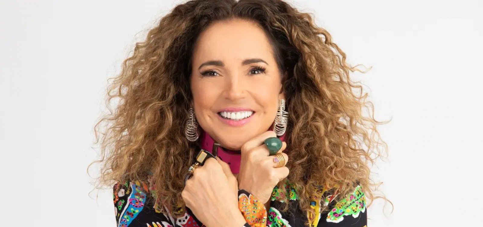 Após decisão da Justiça, Daniela Mercury anuncia horário de saída do Crocodilo neste domingo