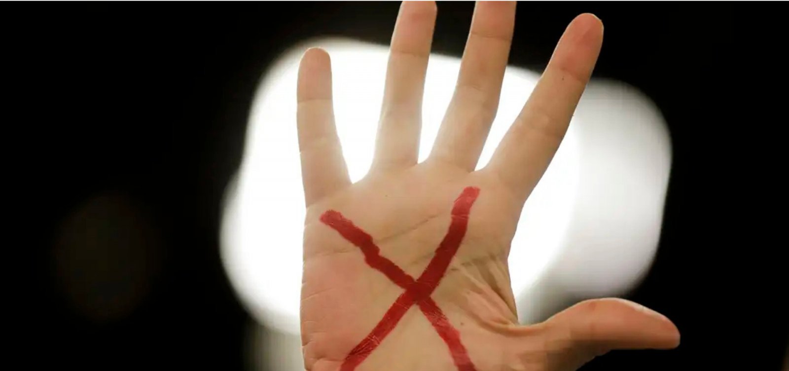 Homem atinge mãe e sobrinha enquanto tentava atropelar ex-namorada