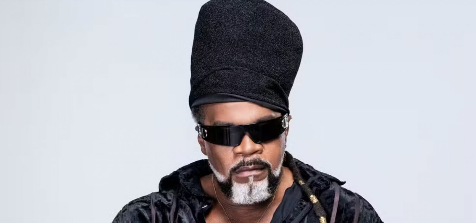 Carlinhos Brown é homenageado pelo Apaxes do Tororó no Carnaval de Salvador