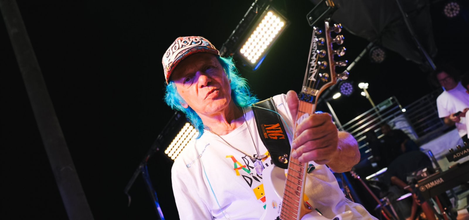 Armandinho celebra 75 da criação do trio elétrico com desfile sustentável no Circuito Dodô