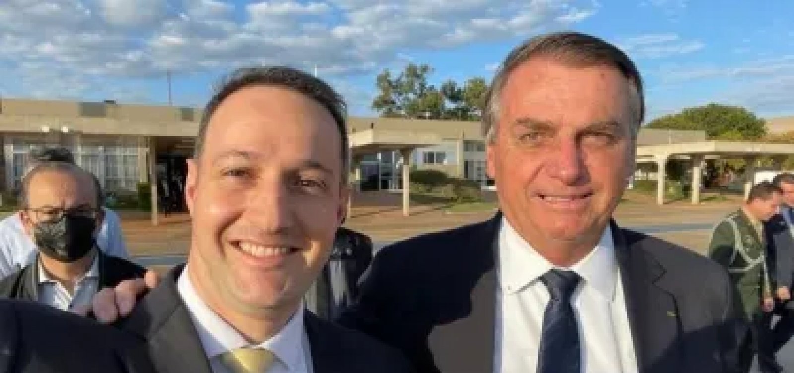 Moraes autoriza visita de Guilherme Derrite a Bolsonaro na Papuda