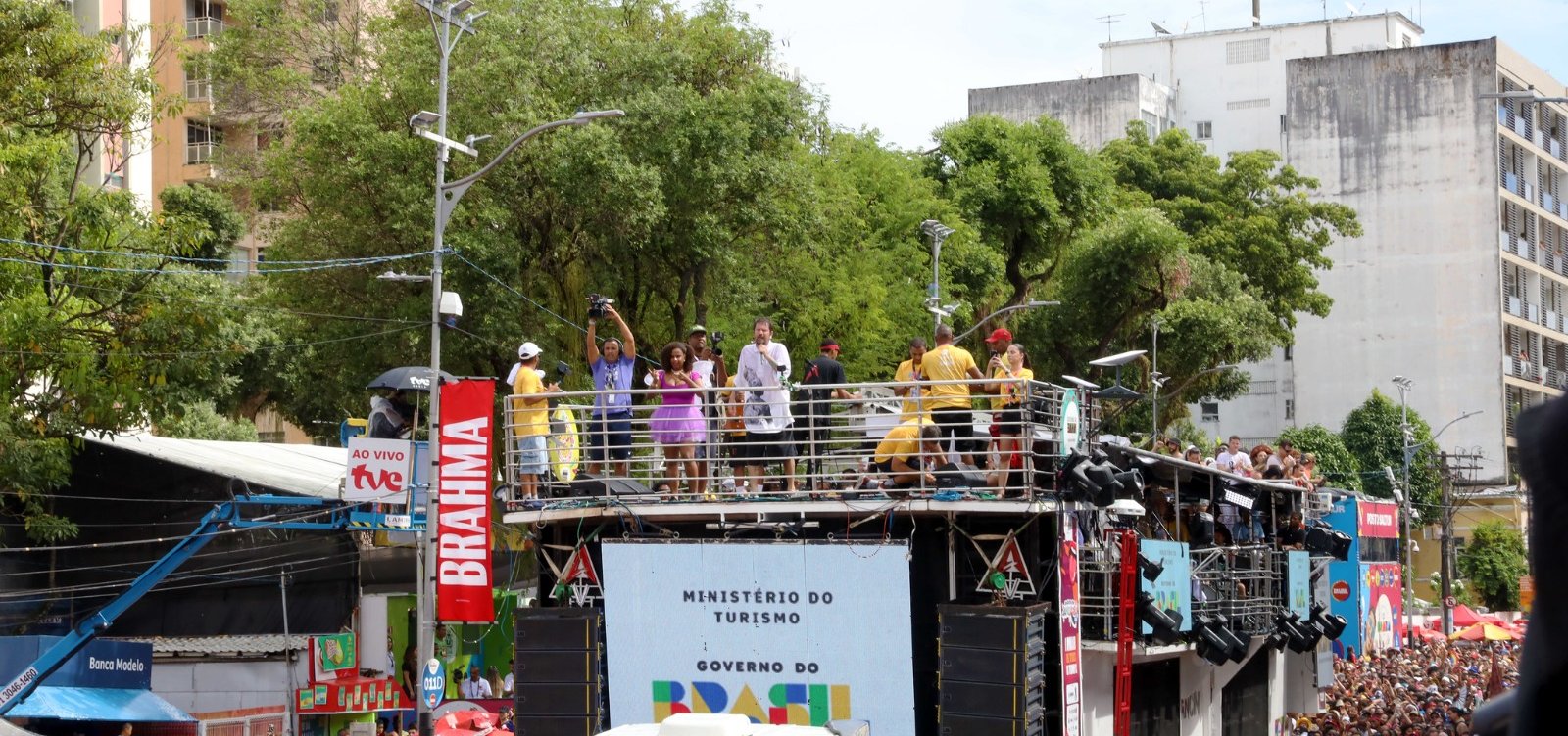 Carnaval deve atrair 3,7 milhões de visitantes e movimentar R$ 8 bilhões na Bahia