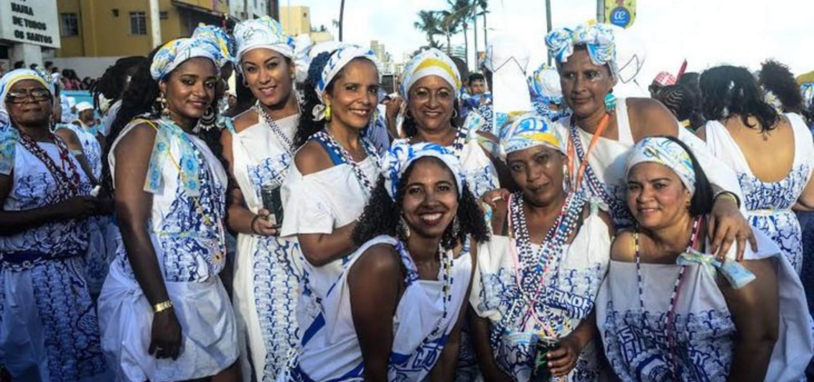 Filhas de Gandhy encerram Carnaval 2026 com desfile histórico no Circuito Dodô