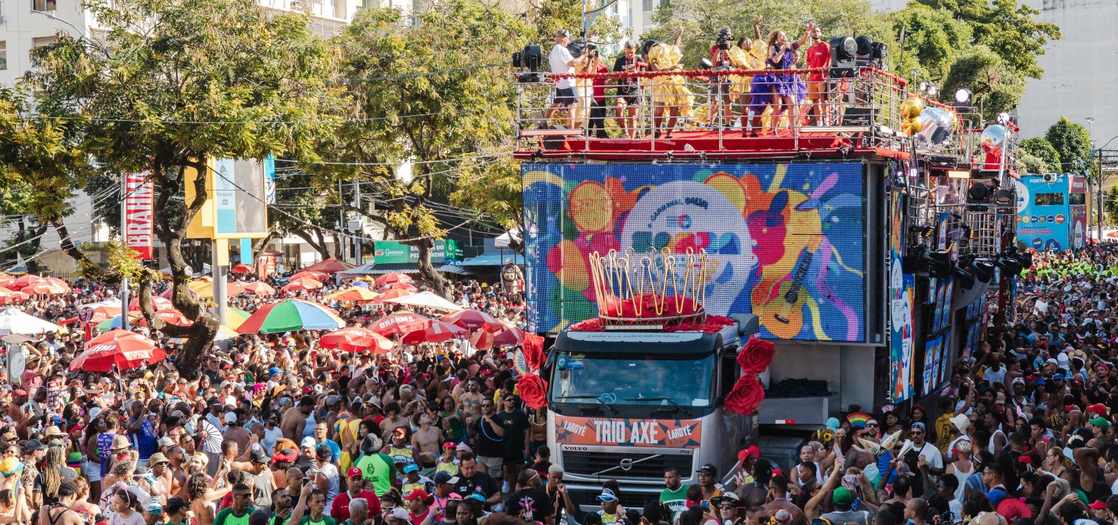 Série de tretas entre artistas marca o Carnaval de Salvador